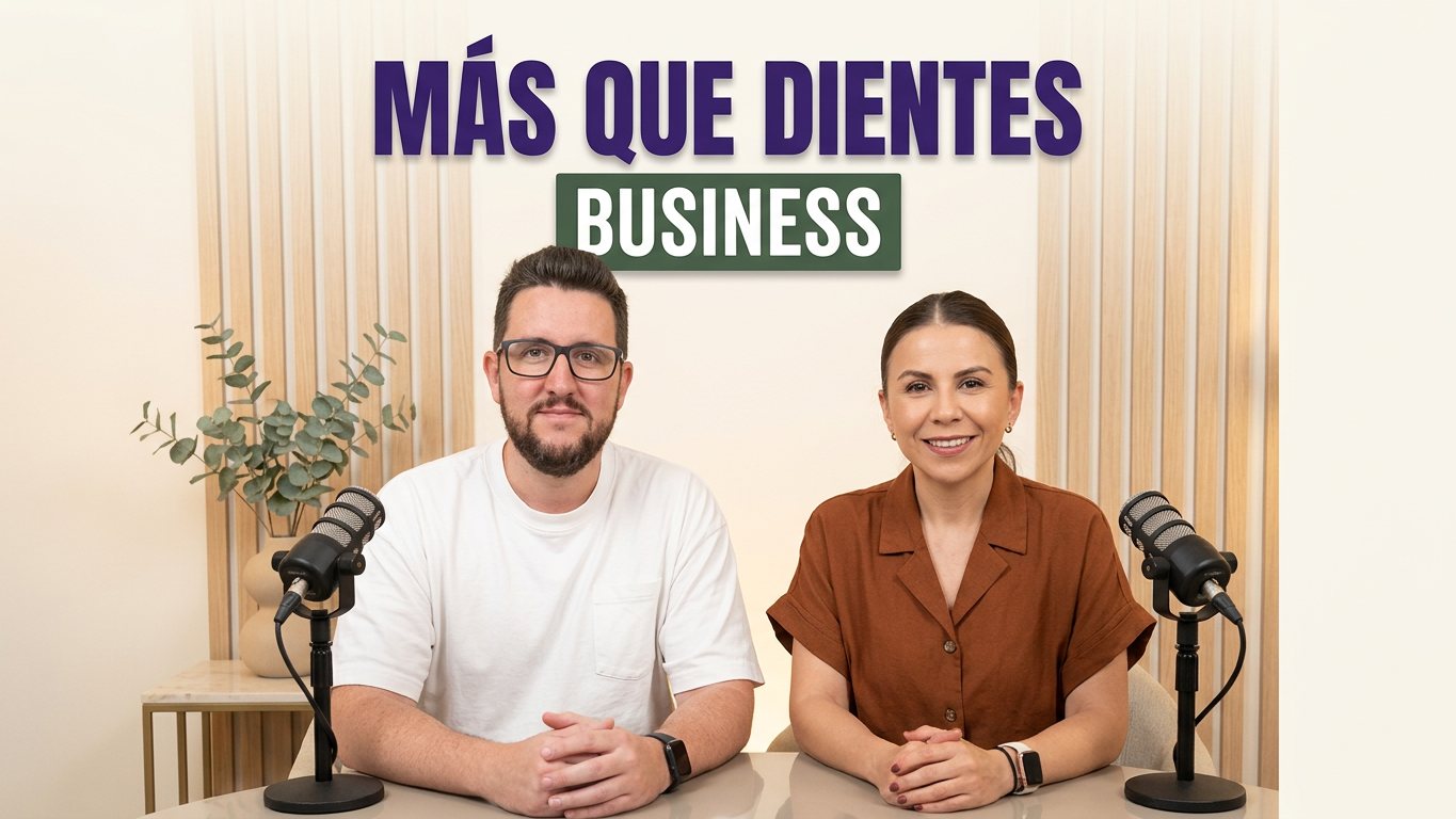 Sebas y Nicole en el set del podcast Más que dientes, Business
